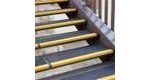 Protiskluzový profil na schody, úzký, černo-žlutý, 60 cm