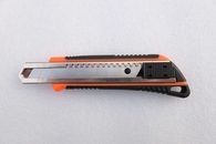 Výsuvný lámací nůž s automatickou aretací (oranžový)