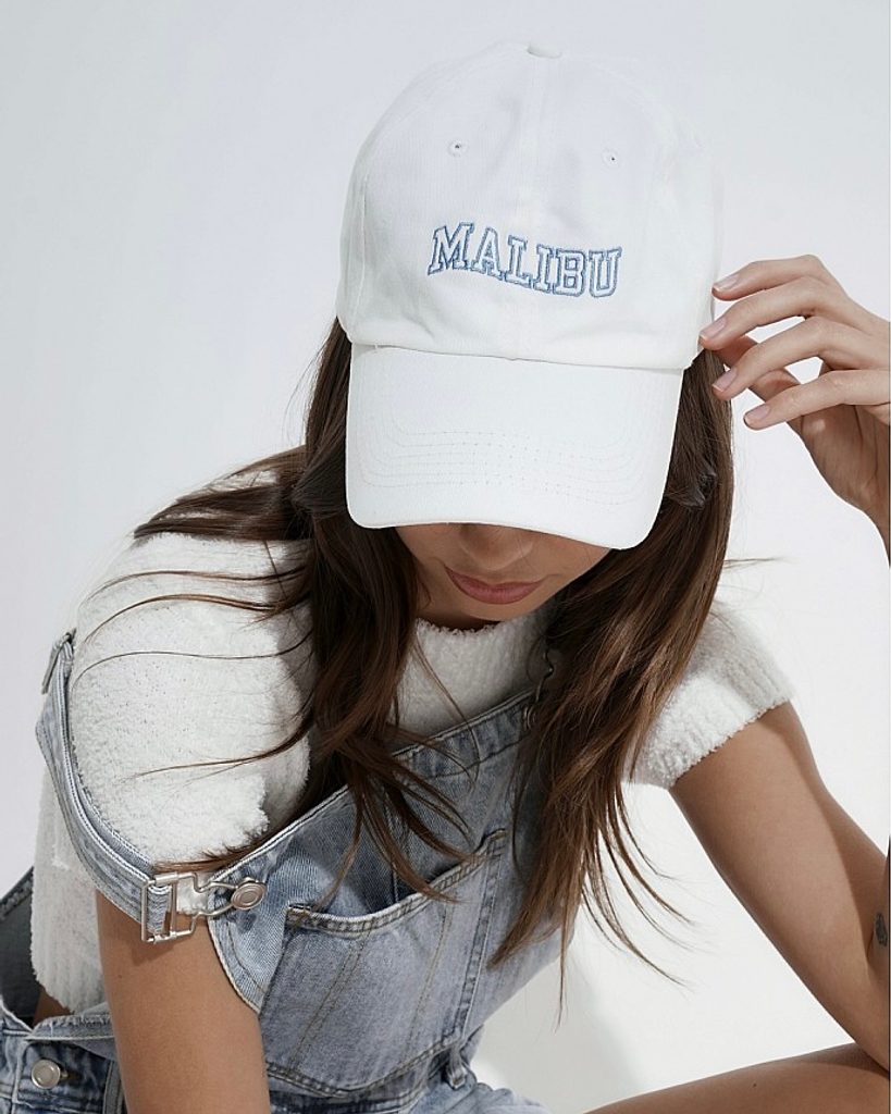 BE CHICK - Bílá kšiltovka Malibu BeChick ❤ - BeChick - Signature kolekce  Los Angeles - Oblečení