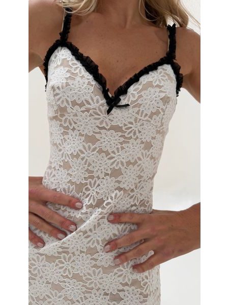 White Lace Dress Icon BeChick ❤