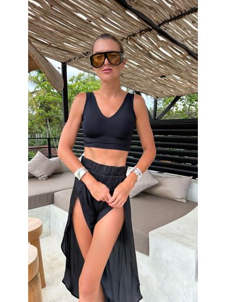 Black Smooth BeChick ❤ Sports Bra