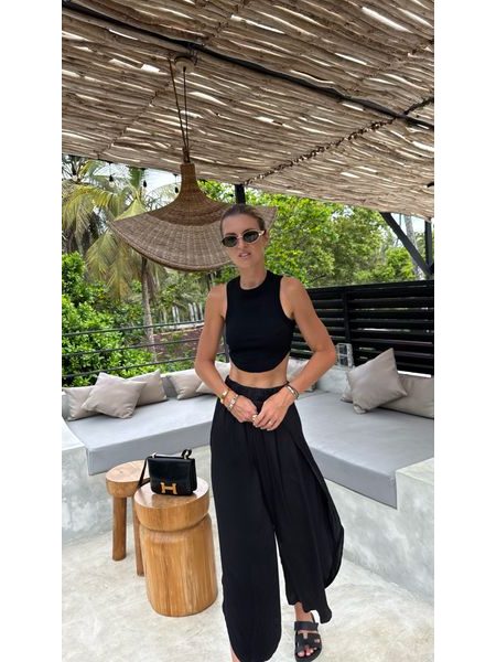 Černý crop top Simple Bechick ❤