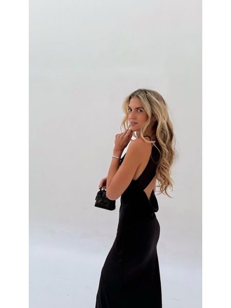 Černé saténové šaty Back Bodycon BeChick ❤
