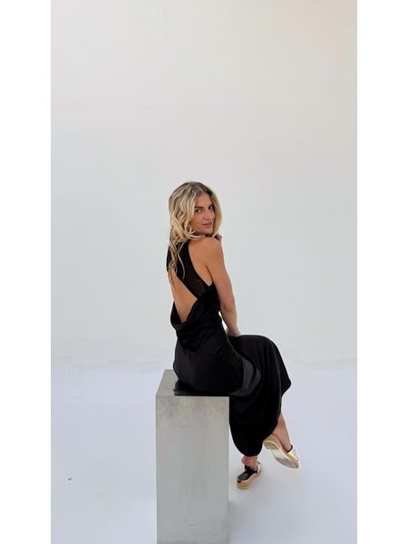 Černé saténové šaty Back Bodycon BeChick ❤