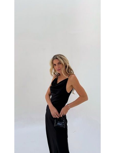 Černé saténové šaty Back Bodycon BeChick ❤