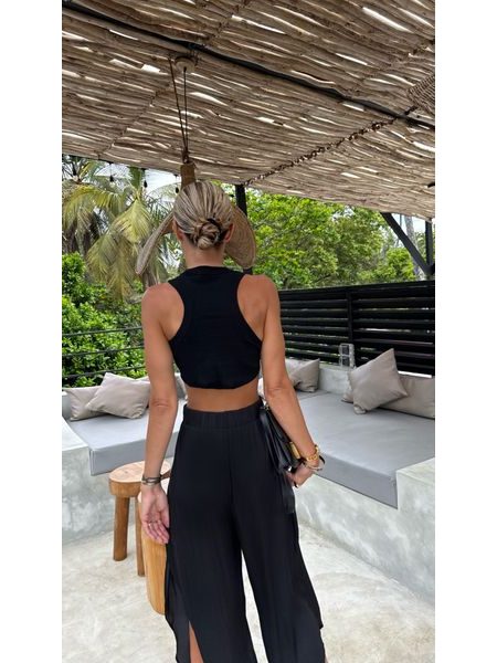 Černý crop top Simple Bechick ❤