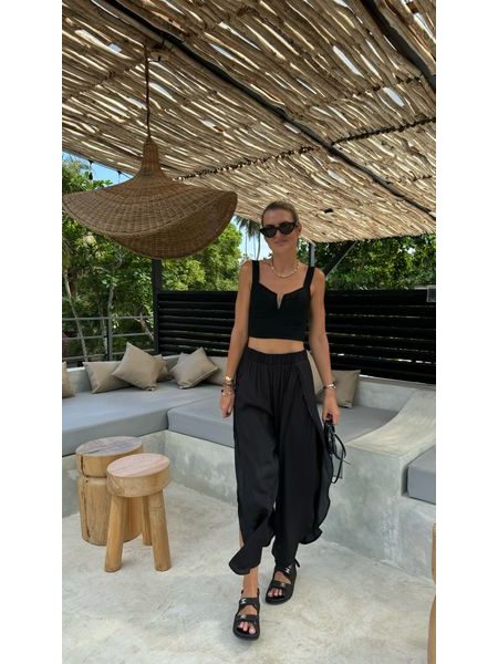 Black Wire BeChick Crop Top ❤