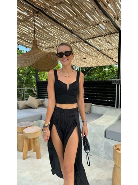 Black Wire BeChick Crop Top ❤