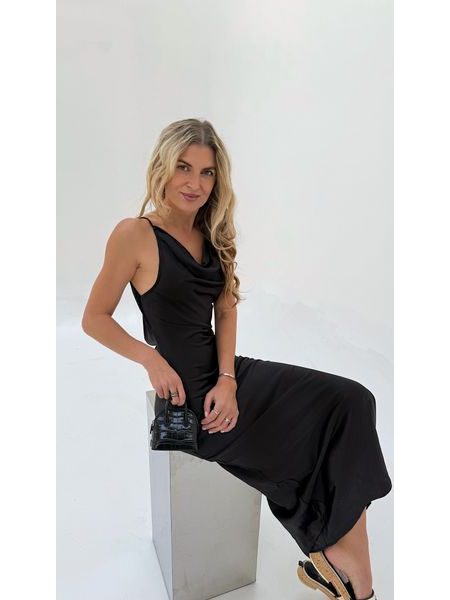 Černé saténové šaty Back Bodycon BeChick ❤