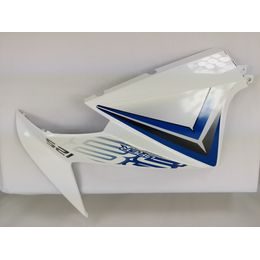 Použitá: Pravá přední kapotáž (boční plast / kapota) pro model Kymco Super 8 (především pro dvoutaktní i čtyřtaktní verze 50cc a 125cc)