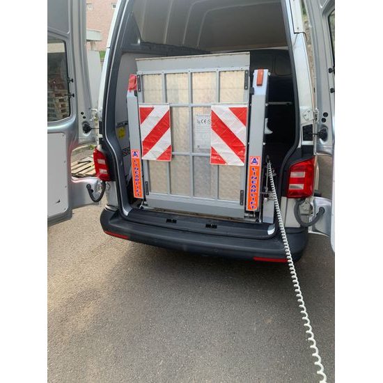 Hydraulická nakládací/ nákladová plošina pro vozíčkáře