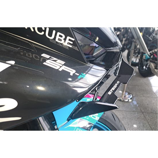 GP spojler – křidélka přední kapoty 675SR – R / modrá