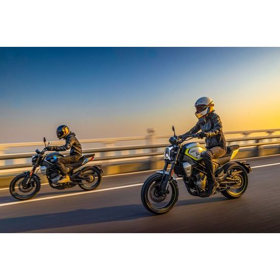CFMOTO 300CL-X - Starlight Black / Černá Bílá metalická