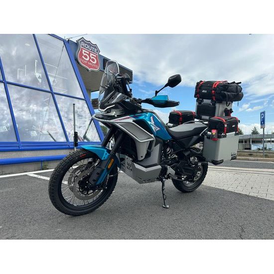 CFMOTO 800MT-X / Zephyr Blue 1 KUS IHNED K ODBĚRU s nízkým blatníkem