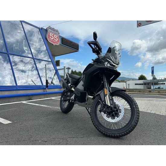 CFMOTO 800MT-X / Nebula Black IHNED K ODBĚRU s nízkým blatníkem