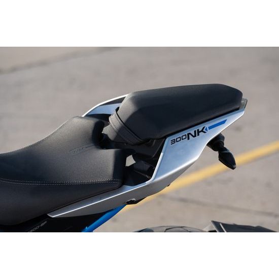 CFMOTO 300NK - Nebula Black / 1 kus ihned K ODBĚRU !