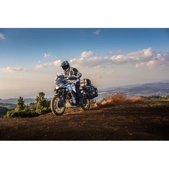 CFMOTO 800MT EXPLORE - Bílá + DÁREK