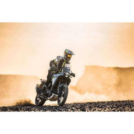 CFMOTO 450MT-R - Zephyr Blue (modrá/bílá) model 2025 + DÁREK 2 kusy IHNED K ODBĚRU ! Všechno příslušenství ihned skladem a můžeme Vám ho ihned namontovat .