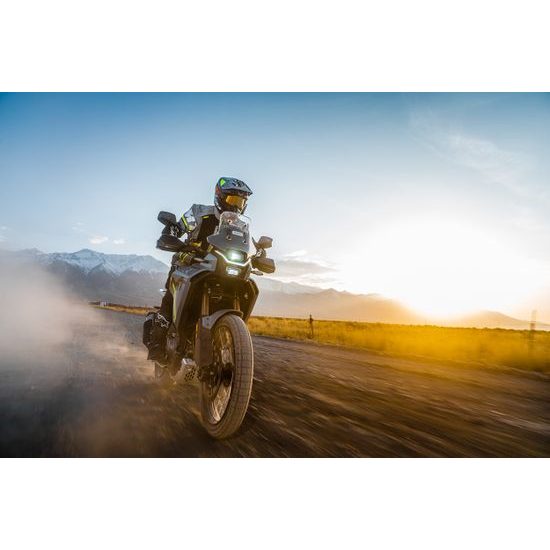 CFMOTO 450MT-R, Tundra Grey / Šedá model 2025 + DÁREK 2 kusy IHNED K ODBĚRU ! Všechno příslušenství ihned skladem a můžeme Vám ho ihned namontovat .