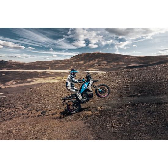 CFMOTO 800MT-X / Nebula Black IHNED K ODBĚRU