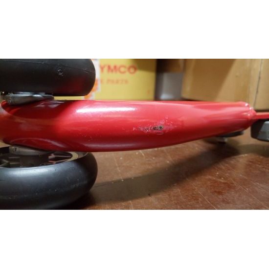 Montážní stojan/ zvedák na čtyřkolku, poslední kus- poškozený se slevou