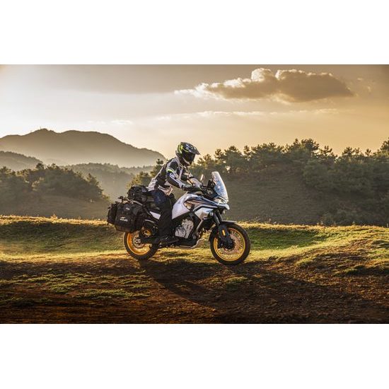 CFMOTO 800MT EXPLORE - Bílá + DÁREK