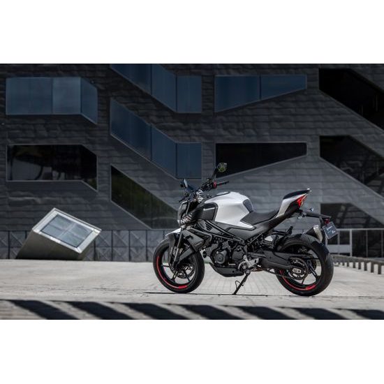 CFMOTO 450NK - Nebula Black - Černá / 2 kusy IHNED K ODBĚRU . Všechno příslušenství ihned skladem a můžeme Vám ho ihned namontovat .