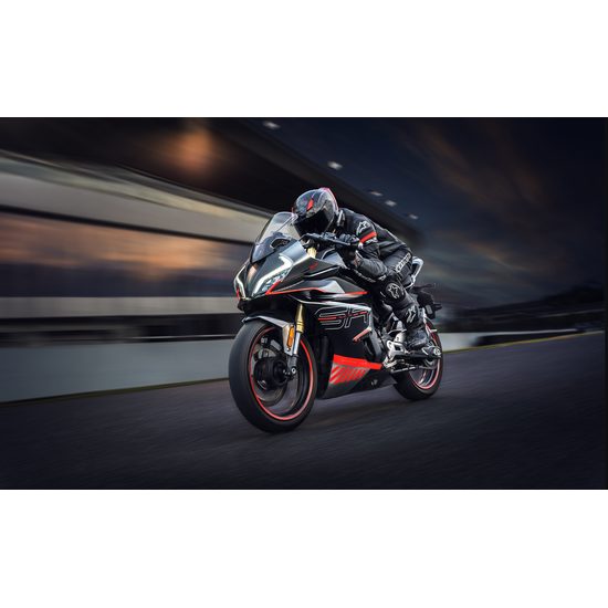 CFMOTO 450SR - Nebula Black model 2025 2 kusy IHNED K ODBĚRU !