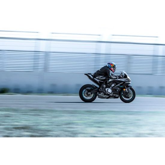 CFMOTO 675SR-R - Nebula White - Bílá metalická matná 2 kusy ihned k odvozu ! !