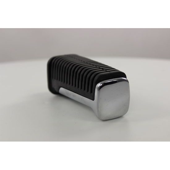 Přední levá stupačka Suzuki VS800, VS1400, VS750, atd.