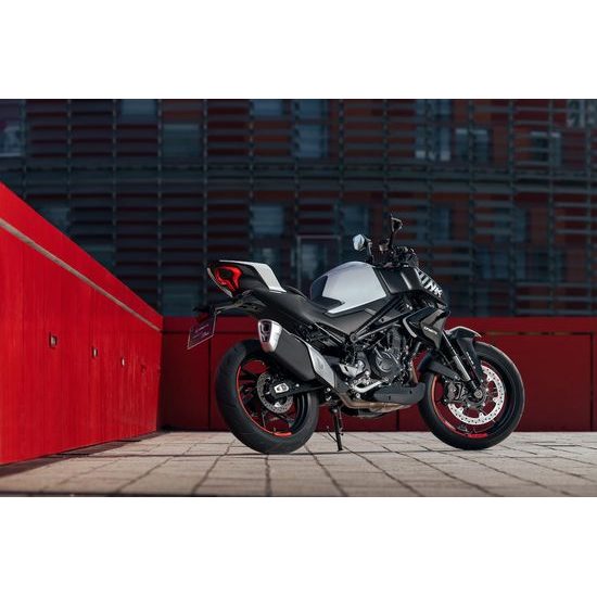 CFMOTO 450NK - Nebula White / Bílá 1 kus IHNED K ODBĚRU ! Všechno příslušenství ihned skladem a můžeme Vám ho ihned namontovat .