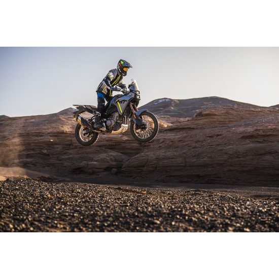 CFMOTO 450MT-R, Tundra Grey / Šedá model 2025 + DÁREK 2 kusy IHNED K ODBĚRU ! Všechno příslušenství ihned skladem a můžeme Vám ho ihned namontovat .