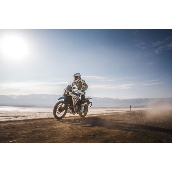 CFMOTO 450MT-R, Tundra Grey / Šedá model 2025 + DÁREK 2 kusy IHNED K ODBĚRU ! Všechno příslušenství ihned skladem a můžeme Vám ho ihned namontovat .