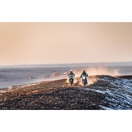 CFMOTO 450MT-R, Tundra Grey / Šedá model 2025 + DÁREK 2 kusy IHNED K ODBĚRU ! Všechno příslušenství ihned skladem a můžeme Vám ho ihned namontovat .