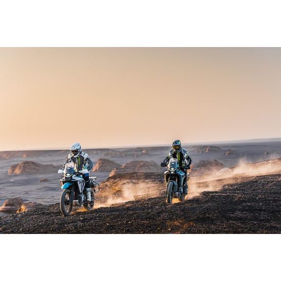 CFMOTO 450MT-R - Zephyr Blue (modrá/bílá) model 2025 + DÁREK 2 kusy IHNED K ODBĚRU ! Všechno příslušenství ihned skladem a můžeme Vám ho ihned namontovat .