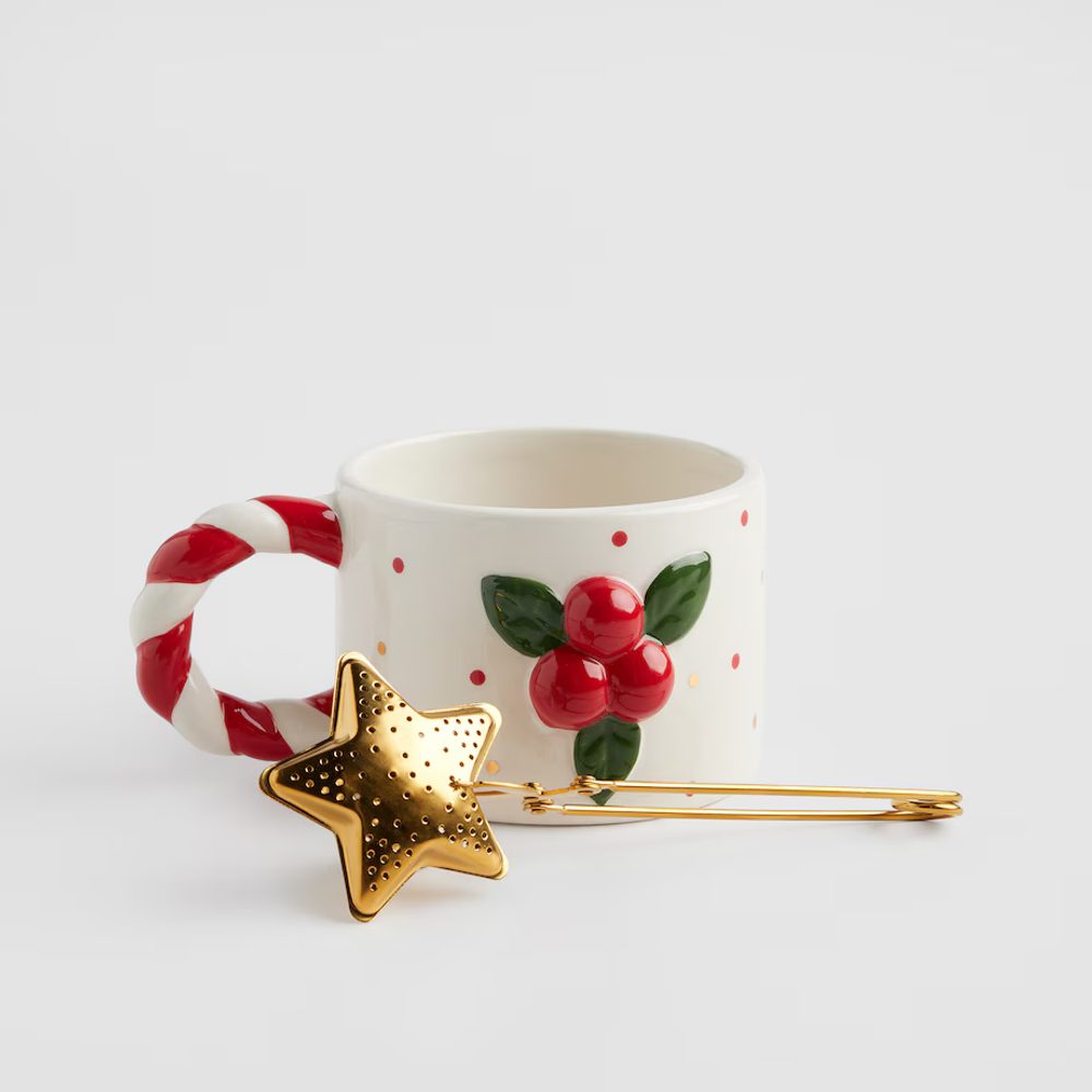 HOME & YOU Hrnek vánoční se sítkem na čaj cesmína 340 ml