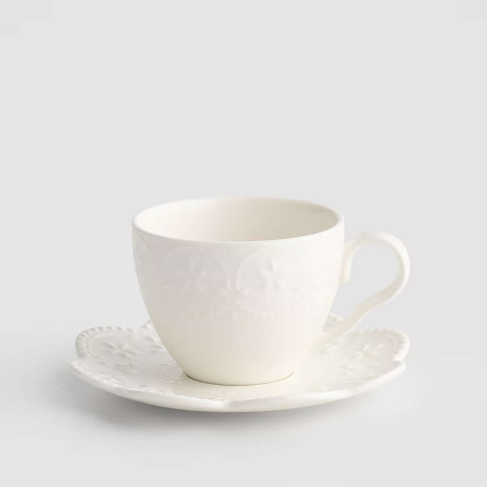 HOME & YOU Šálek s podšálkem květinová krajka 180 ml - bílá