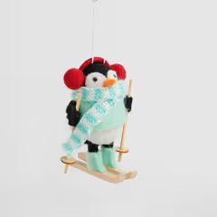 HOME & YOU Dekorace k zavěšení tučňák na lyžích 11 cm