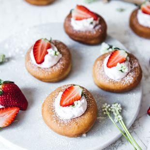 Vdolky s jahodovou pěnou