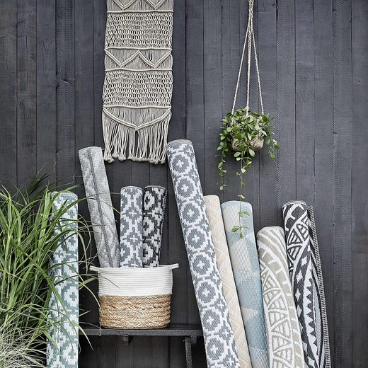 000000001000338244-5