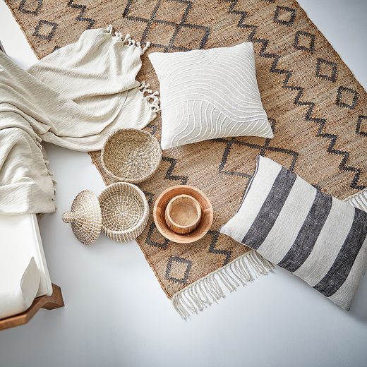 000000001000399344-1