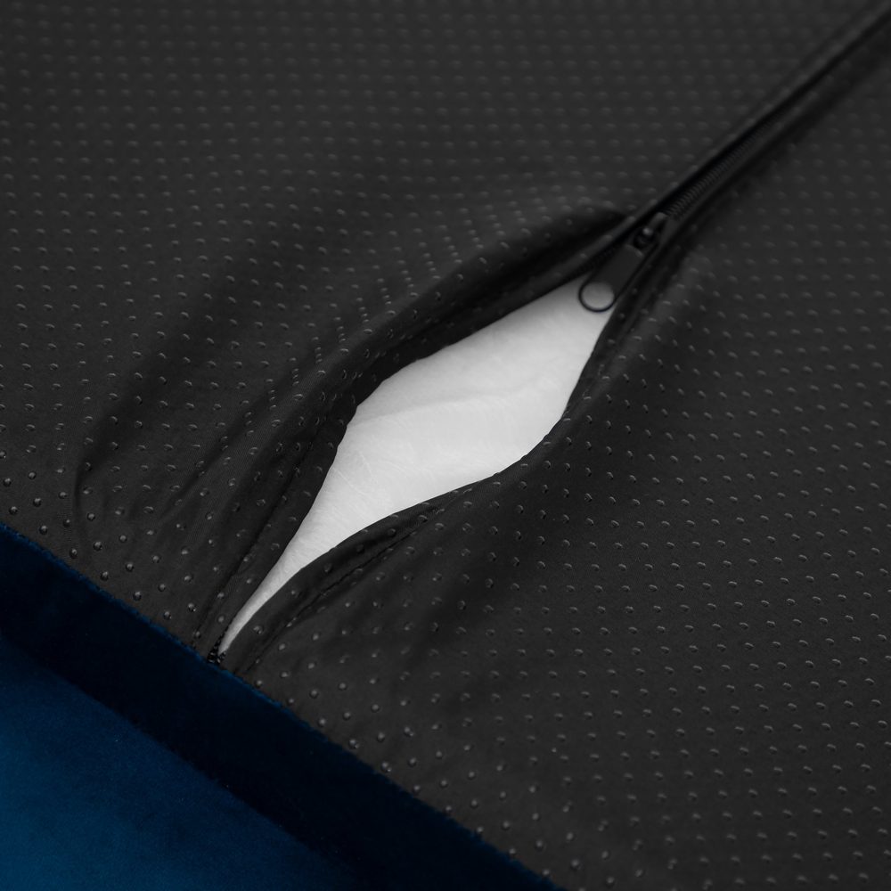 Reedog Porto Blue Pelech pre psov.
Táto posteľ je k dispozícii v 4 veľkostiach.

Veľkosť S (45 x 32 cm), M (55 x 40 cm) a L (70 x 50 cm) je vhodná pre malé psy a mačky: napr.