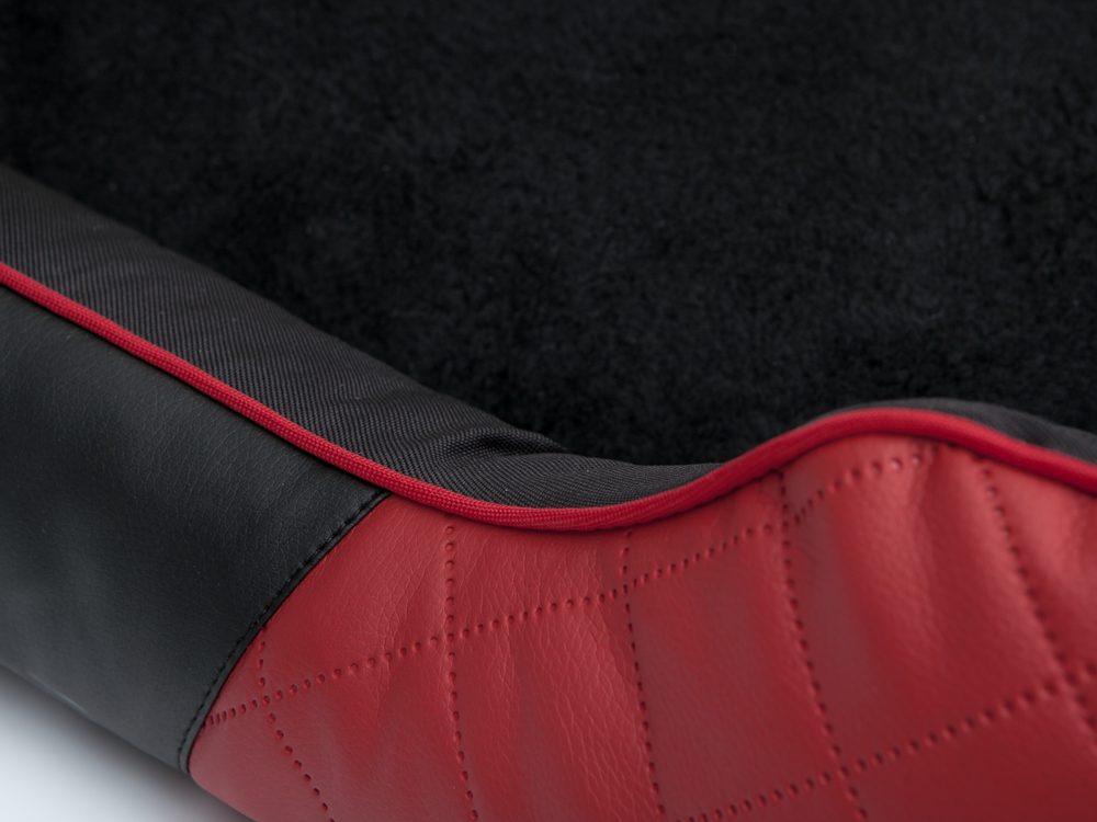 Pelech pre psa Reedog Red Luxus - 3XL.
Matrac pelešteku je veľmi príjemná a vášho psíka zahreje.

Výhodou je poťah, ktorý môžete prať v práčke.

 Výhody

kvalitný a odolný materiál
vhodné aj pre najvačšie plemená
vysoká a zateplená matrac
jedinečný design
môžete prať v práčke

 Nevýhody

žiadne

 Obsah balení

Pelech pre psa Reedog