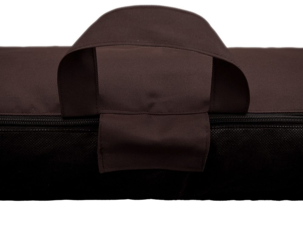 Pelech pre psa Reedog Ponton Brown - XXL.
Poťah pelešteku ide dať dolu a jednoducho vyprať v pračke, takže s ním nebudete mať žiadne starosti a váš maznáčik bude usínať v čistom pelechu.

Peleštek pre psov Reedog Ponton je pre malé, stredné, ale aj veľké psy.