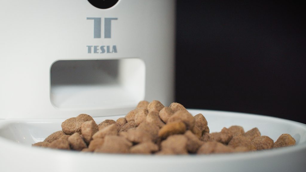 TESLA Smart Pet Feeder