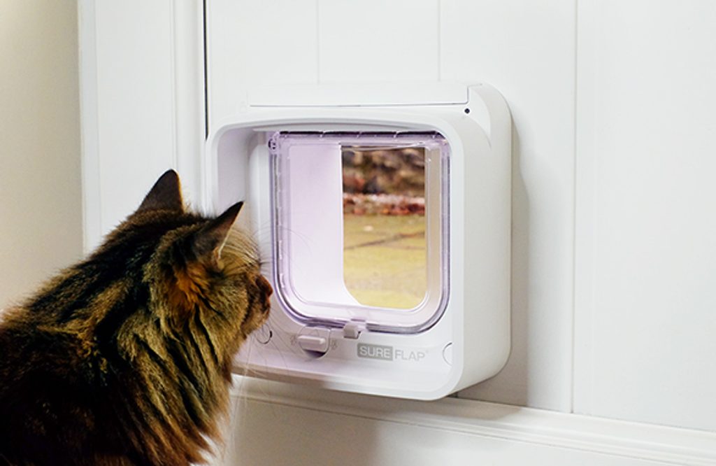 Dvierka pre mačky Sureflap Microchip Cat Door Connect - Dvierka -  Elektricke-Obojky.sk ®