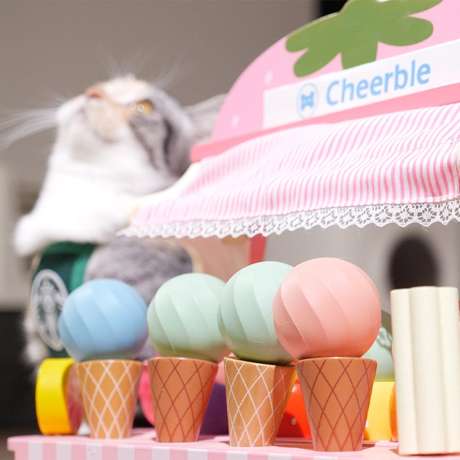 Cheerble Ice Cream moving cat toy - Electronic - Electric-Collars.com
