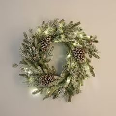 HOME & YOU fenyő és tobozkoszorú LED égőkkel, 55 cm