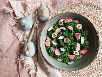 Húsvéti saláta fodros kellel és retek textúrákkal - Butlers.hu