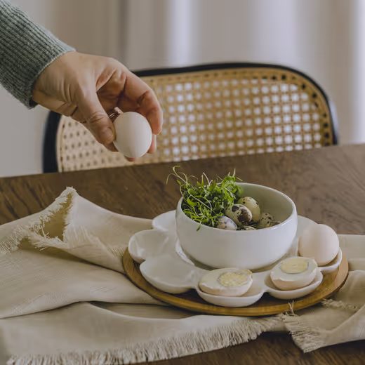 HOME & YOU KÍNÁLÓ TÁL, TOJÁSTARTÓVAL